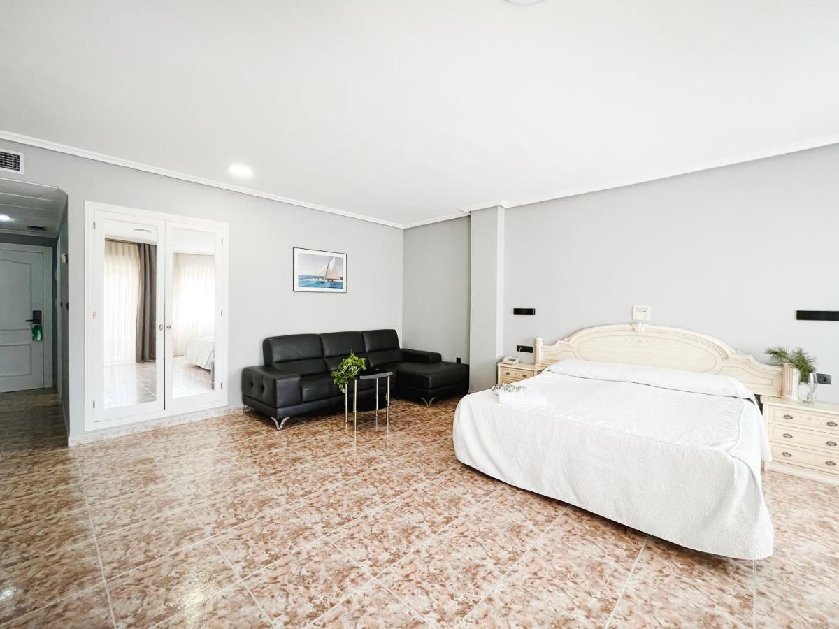 Hotel Parquemar Premium Beach グアルダマル・デル・セグラ エクステリア 写真